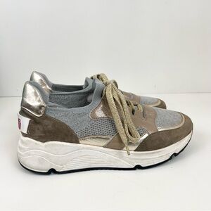 Vaddia Bookie Gild Taupe Lace Up Sneakers Women’s Size US 9 / EU 40